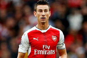 Laurent Koscielny tempted to leave Arsenal this summer amid interest in Barcelona defender Samuel Umtiti
