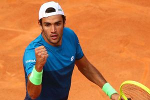Berrettini ousts Zverev as Kyrgios runs through his repertoire in Rome