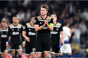 Ajax in fine company after another away win