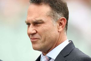 Former Aussie opener Michael Slater kicked off plane: report