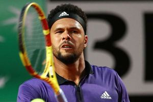 Jo-Wilfried Tsonga topples Dusan Lajovic in Lyon