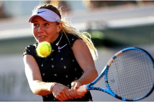 Teenage star Anisimova willing to risk 'Drake curse'