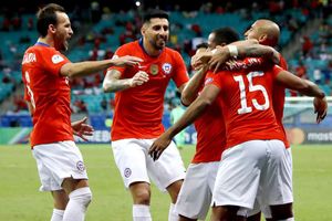 Ecuador 1 Chile 2: Sanchez scores winner as Copa holders progress