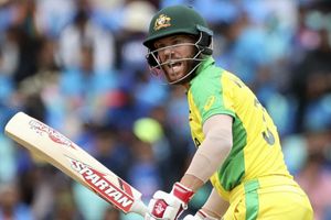 Warner gives away MoM Award to young Australian fan, wins hearts