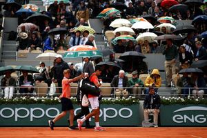 French Open: Poor Paris weather halts Thiem momentum against Djokovic