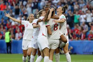 Norway 0 England 3: Neville's side breeze into Women's World Cup semis