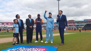 ICC World Cup 2019: Twitter flooded with India-Pakistan friendship memes as Virat Kohli's men face England