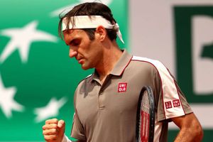 Federer ousts Wawrinka to set up mouth-watering Nadal semi-final