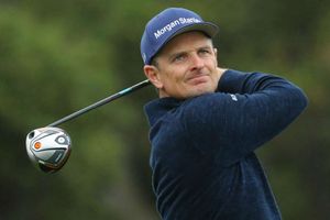 Rose leads by two at Pebble Beach, Woods hanging in there