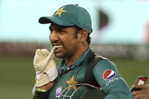 Sarfraz Ahmed did the right thing by choosing to bowl; his side never had the firepower