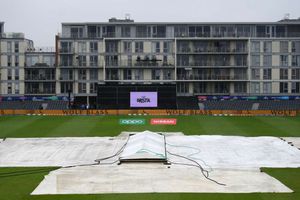 Cottrell's catch, Kohli backs Smith, and lots of rain - Cricket World Cup week in review