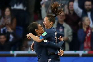 France 4 South Korea 0: Renard headers give Women's World Cup hosts flying start