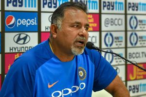 Arun likely to retain his position as India's bowling coach