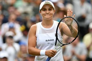 Top seed Barty eases into Wimbledon third round
