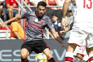 AC Milan 0-1 Benfica: Aguias close on ICC title thanks to Taarabt strike