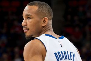 Avery Bradley 'signing with Lakers' - reports