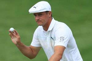 DeChambeau birdies final hole to earn share of 3M Open lead