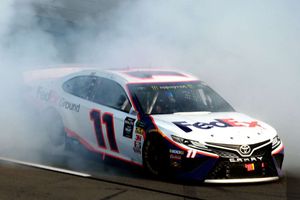 Hamlin wins Gander RV 400 for third victory of season