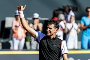 Thiem moves a step closer in Hamburg