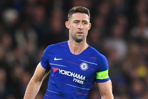 Leicester City target Gary Cahill to replace Harry Maguire