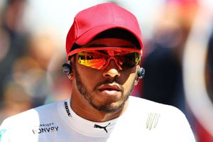Hamilton vows to fight to keep British GP at Silverstone
