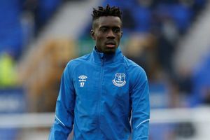 PSG close in on signing Everton midfielder