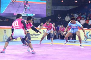 Pro Kabaddi League 2019: Jaipur Pink Panthers snatch victory from Bengal Warriors' grasp by 27-25
