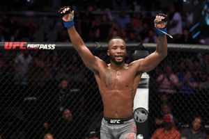 UFC on ESPN 4 results: Edwards outworks dos Anjos; Hardy, Harris finish in a hurry