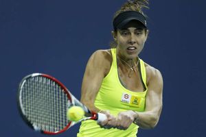 Defending champ Buzarnescu bundled out as Vandeweghe makes winning return