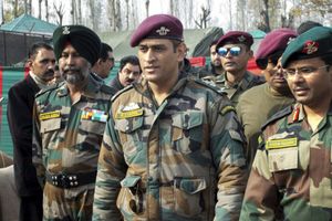 Army chief Bipin Rawat allows MS Dhoni to train with Parachute regiment