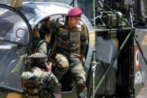 MS Dhoni to perform patrolling duty in Kashmir; starts training with Parachute regiment battalion