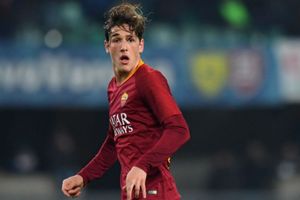 Manchester United looking to hijack Spurs' deal for Roma starlet
