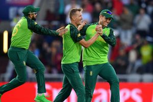 Fired-up Proteas land parting blow on wounded Australia