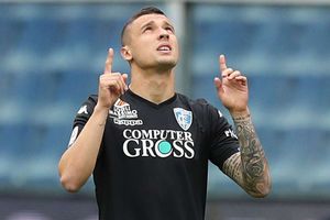 AC Milan sign Rade Krunic from Empoli