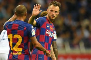 Iniesta adamant Rakitic wants Barca stay despite exit rumours
