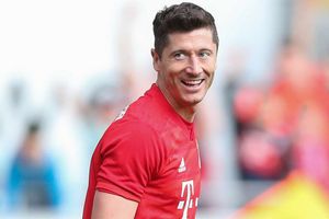 Lewandowski could sign new Bayern deal as Rummenigge rules out Mandzukic return