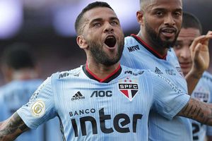 Alves scores on debut to lead Sao Paulo to victory