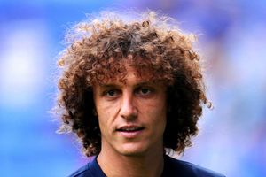 David Luiz close to Arsenal deal as Chelsea accept defender bid