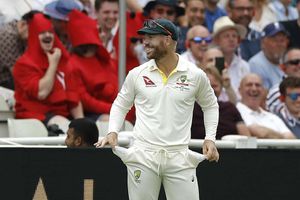 Ashes 2019: Warner holds his hands up to Edgbaston sandpaper banter