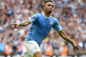 Liverpool 1 Manchester City 1 (4-5 on penalties): Wijnaldum miss settles tense Community Shield