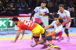 Pro Kabaddi League 2019: Clinical Jaipur Pink Panthers see off Gujarat Fortunegiants to top the table