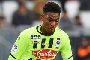 Lyon complete €25m signing of former Arsenal midfielder Reine-Adelaide