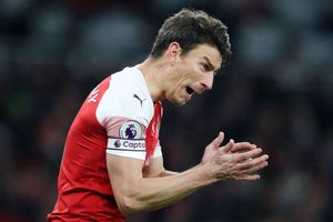Laurent Koscielny secures Arsenal exit with Bordeaux move
