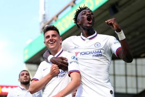 Norwich City 2-3 Chelsea: Abraham repays Lampard faith with match-winning double