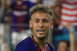 Barcelona not giving up on signing Neymar from PSG despite looming deadline