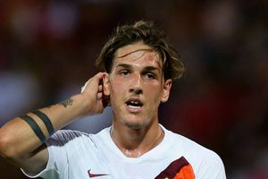 Zaniolo commits to Roma with new five-year deal