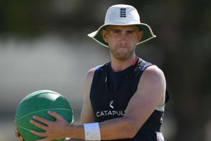Ashes 2019: England's Stone out for rest of season with back injury