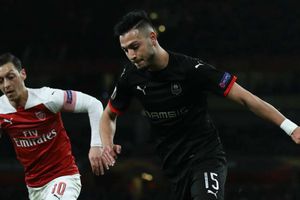Gladbach snap up defender Bensebaini from Rennes