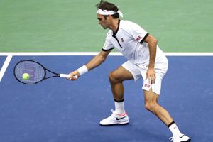 US Open 2019: Federer, Djokovic advance despite troubles