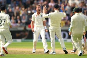 Ashes 2019: Australia rally on first morning after brilliant Broad burst